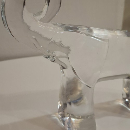 Kosta Boda glass elephant figurine paperweight like new