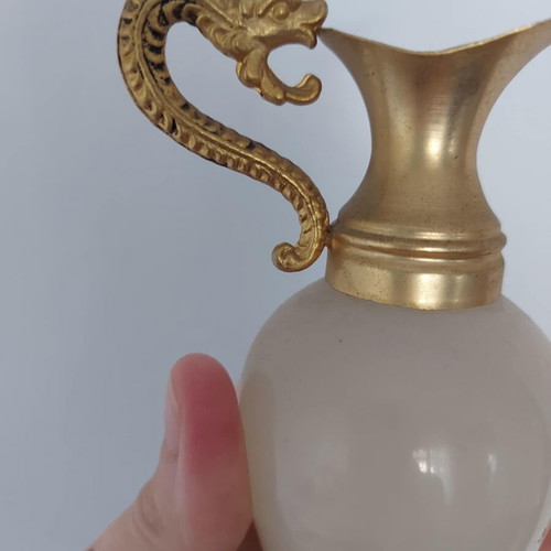 Small amphora made of onyx for sale