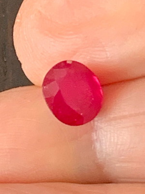 Natural ruby 3.25 cts new, round cut