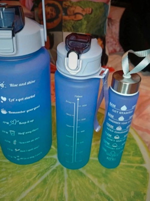 Water bottles 2 liters new with pump and locking lid