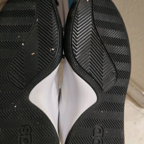 Adidas Ownthegame EE9631 athletic shoes like new, size 47 1/3, black and white