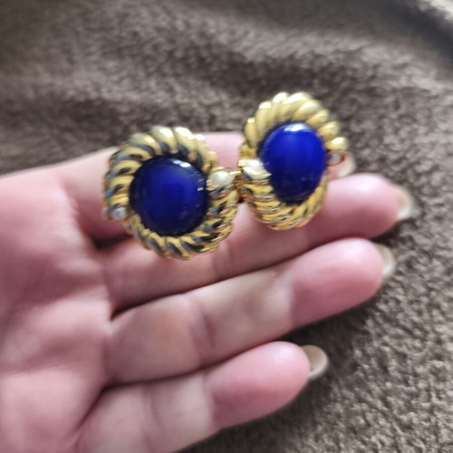 Earrings gold with blue stone new condition