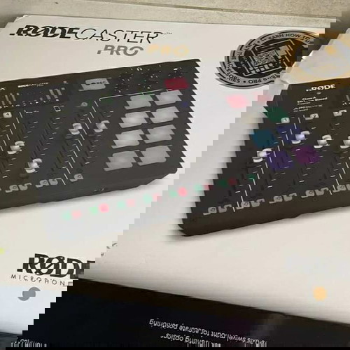 RØDE RØDECaster Pro Всичко-в-едно производствено решение за подкастинг, стрийминг и създаване на съдържание