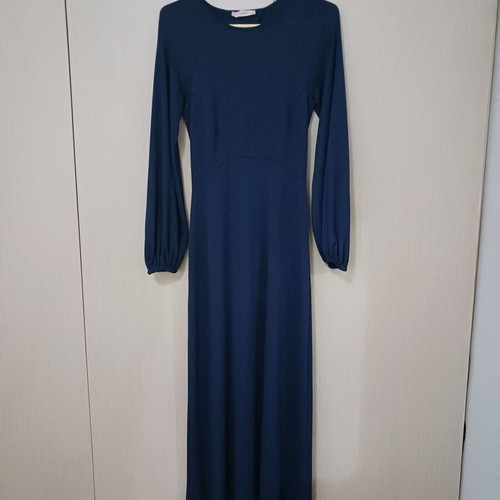 Twins dress blue small with open back like new