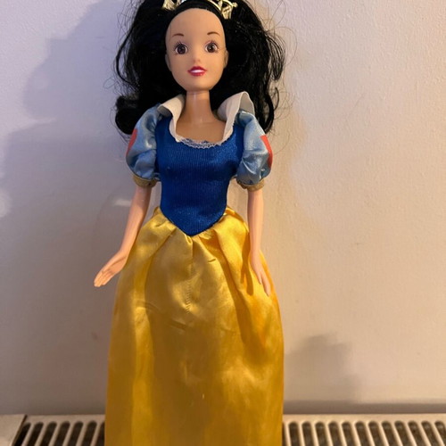 Disney Princess Snow White doll Simba Toys used, very good condition
