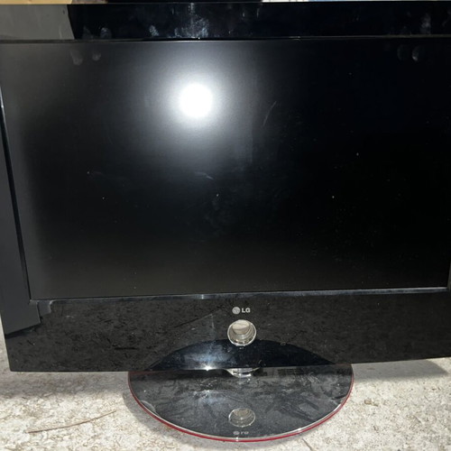 Lg television like new without digea tuner with touch power switch