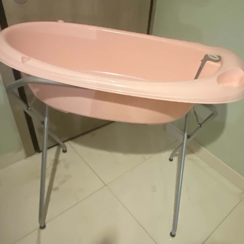 Bebe Stars baby bath with thermometer and stand like new