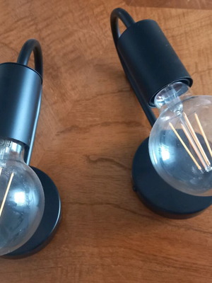 Modern metal wall lights set of 2 like new, black color
