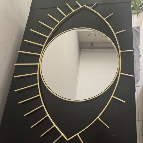 Gold Eye Mirror used