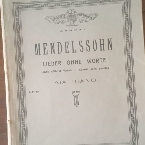 Mendelssohn Lieder ohne Worte sheet music used, vintage
