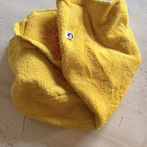 Indiego large yellow terry beach bag like new
