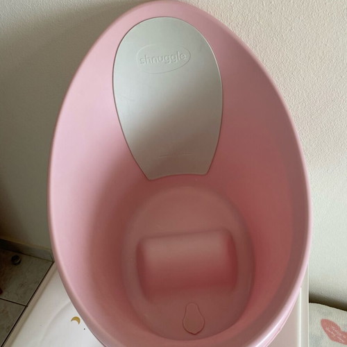 Shnuggle baby bath tub like new