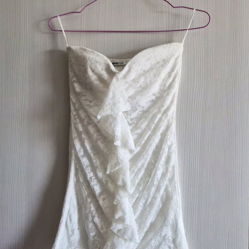 Gina Tricot white strapless dress with lace and ruffles like new