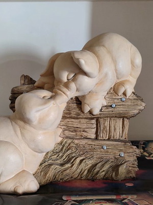 Ceramic pig figurines new, decoration