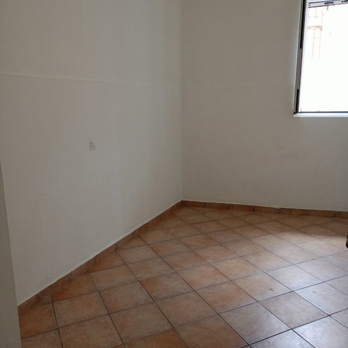 Ground floor house for rent in N. Faliro 85sqm with yard