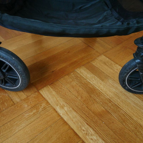 Nuna Triv stroller Frost color like new, newborn to 22 kg