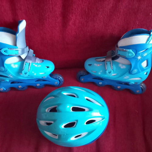 Children's roller skates set 2008 used, adjustable size with helmet, 3 pieces