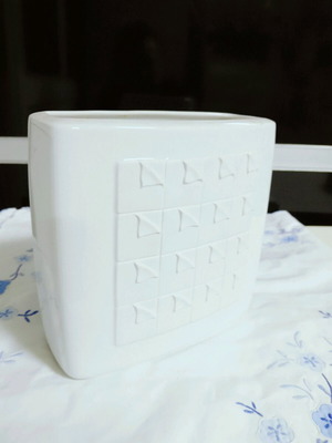 Hutscenreuther πορσελάνινο βάζο λευκό 16x17 σαν καινούργιο