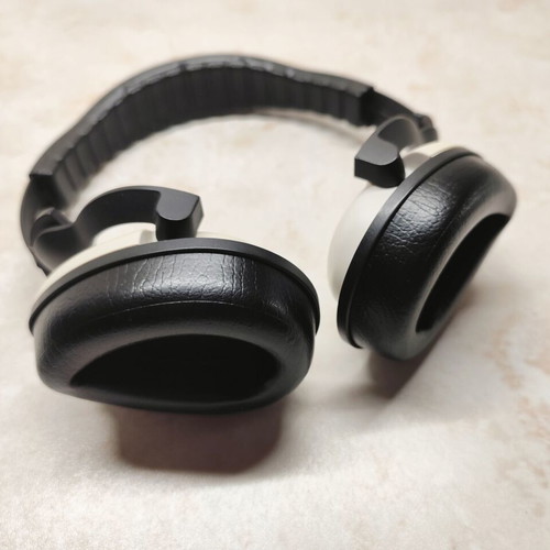 Sennheiser HD 200 headphones used, early version Made In Ireland for parts