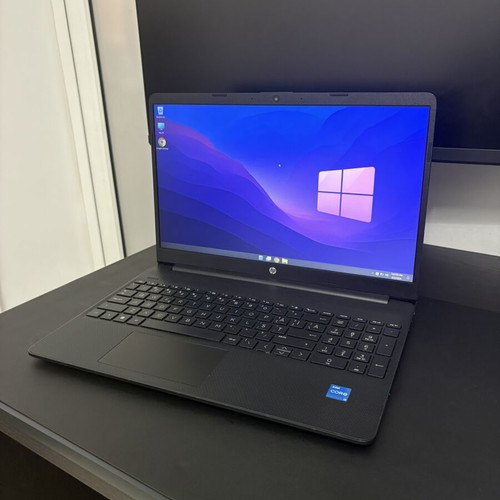 HP 15s-fq5040nq laptop with Intel Core i3-1215U, 16GB RAM, 256GB SSD, Windows 11