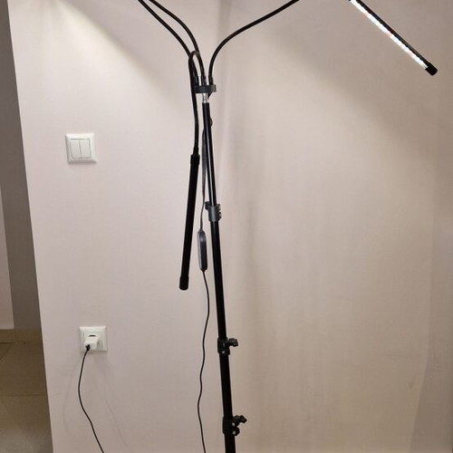 LED Grow Light BL-C80C with 4 Heads, Tripod and Timer, like new