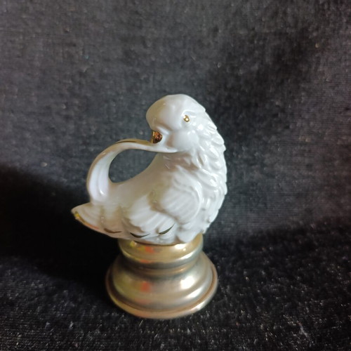 Decorative bird figurine