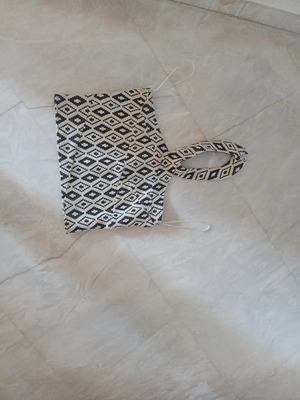 Crop top Pull & Bear like new, size S, black and white
