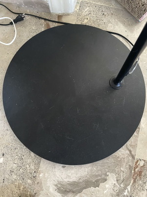 Minimal floor lamp with black ceramic base IKEA like new