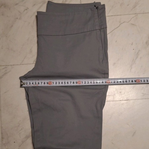 Benetton women's gray pants like new, side zipper, elastic waist