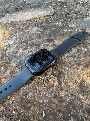 Apple Watch Series 9 45mm GPS like new