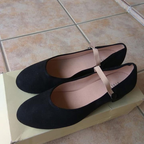 Bloch women's character dance shoes, UK 7½, black fabric with elastic strap