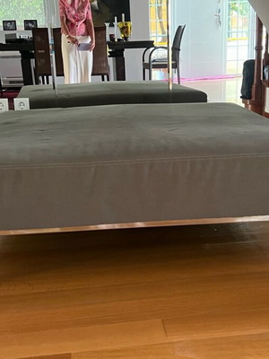Скамейка голям квадратен размер 1,19cm x 1,23 като нова CASA DI PATSI