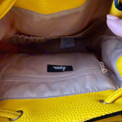 Backpack Kem like new, yellow