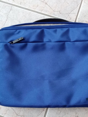 Laptop bag 11'' like new, dimensions 21x31 cm