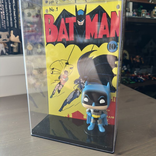 Batman 1 Comic Funko Pop figure like new