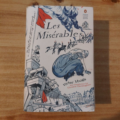 Les Miserables Penguin Deluxe Edition like new