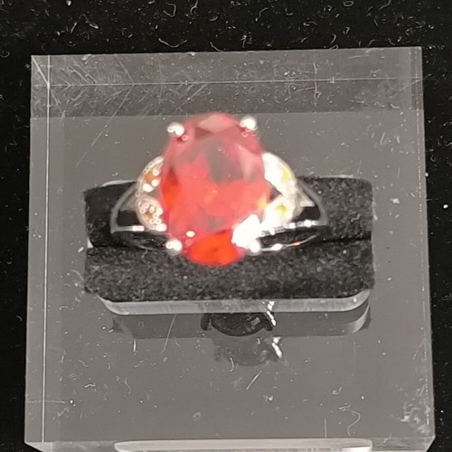 Ring with Large Red Crystal new, elegant fashion jewelry