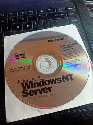 Microsoft Windows NT Server 4 Processor Edition CD like new, OEM Backoffice