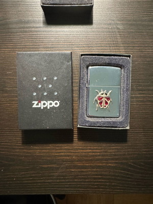 Zippo with embossed beetle and Swarovski crystals new