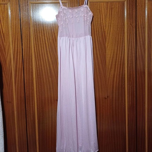 Pink nightdress dress like new, size Medium to Large