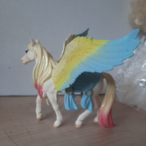 Schleich Bayala Glitter Pegasus model 70566 like new collectible figure