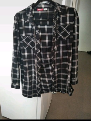 Checked shirt used, size S, white and blue