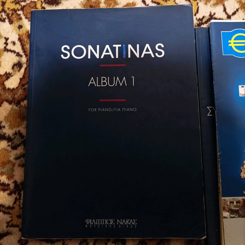 Sonatinas album book for piano like new