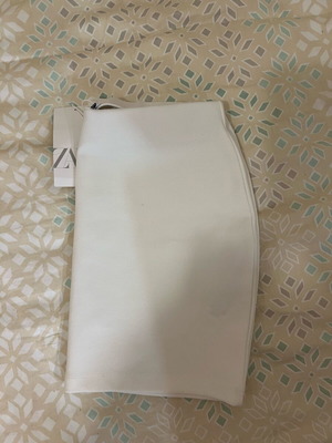 Zara skirt new, white, small