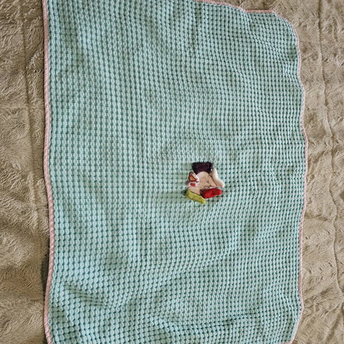 Baby blankets pack of 2 with piqué texture like new