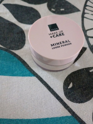 Mineral loose powder Avon number 3, medium used