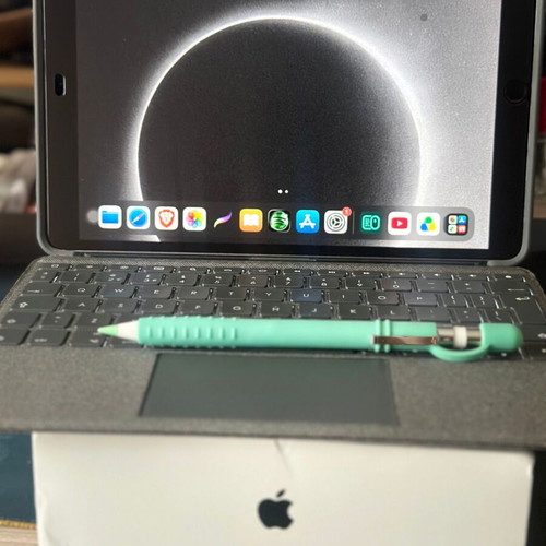 Apple iPad Pro 10.5” (2017) 64GB like new with Apple Pencil and Logitech Combo Touch keyboard