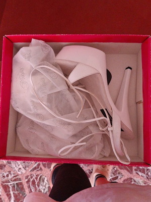 White high-heeled sandals like new, size 38