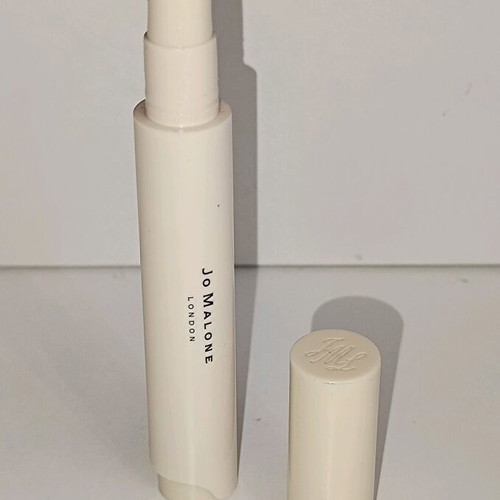 Jo Malone gift set with Nectarine Blossom and Honey and Lime Basil hand cream like new