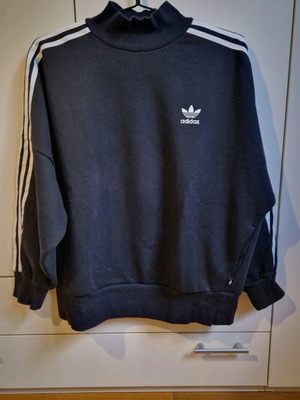 Adidas oversized fleece суитшърт